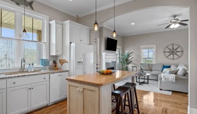 Gorgeous By the Bay House: Downtown Morehead City