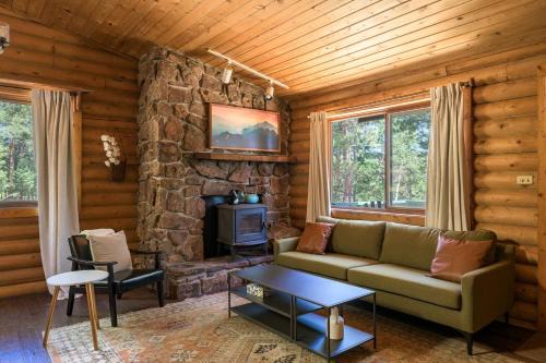 Gorgeous Cabin 3 Rooms & 2 Baths in Bailey