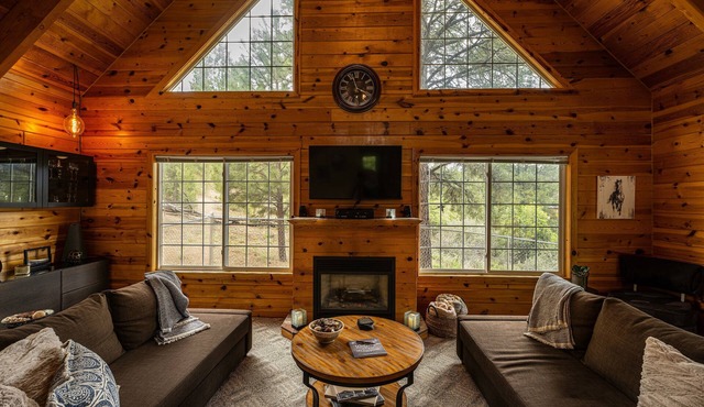 Gorgeous cabin getaway near Zion and Bryce Canyon National Park.