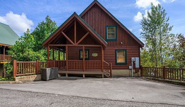 Gorgeous cabin. Great location. 2 balconies w/mtn. views. Feels private.