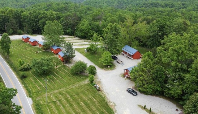 Gorgeous Cabin Surrounded by Trees in Jamestown, Tennessee