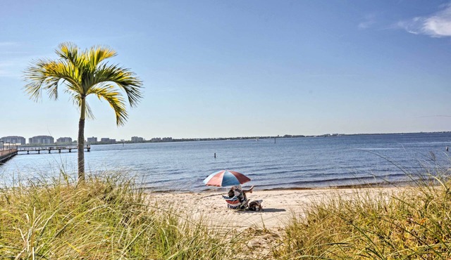 Gorgeous Cape Coral Duplex Home w/Modern Interior
