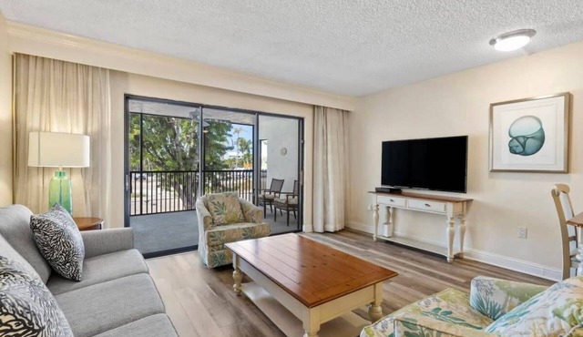 Gorgeous Captiva Villa Residence with Great Amenities