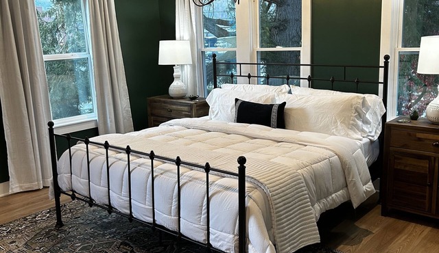 Gorgeous Carriage House near KYCOM - 30 day min