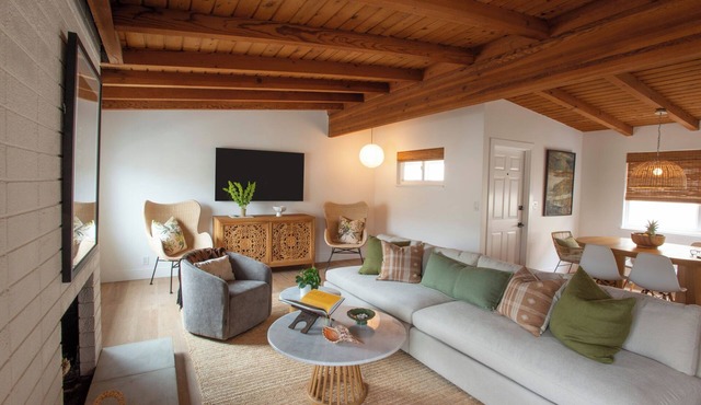 Gorgeous casual and comfortable modern home. Perfect location just steps to sand