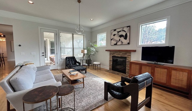Gorgeous Central Austin home minutes from UT and Downtown