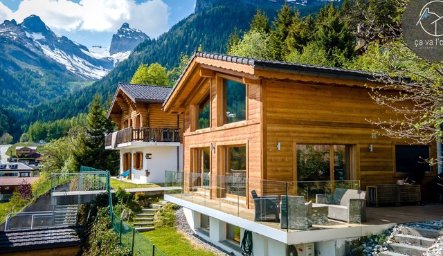 Gorgeous Chalet l'O in the middle of the resort
