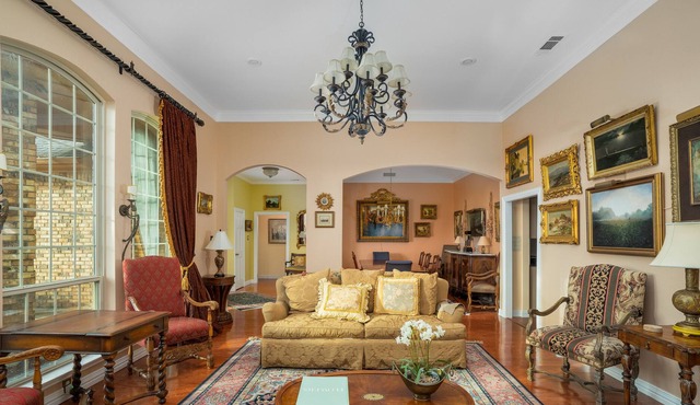 Gorgeous Colonial Chateau for Large Groups