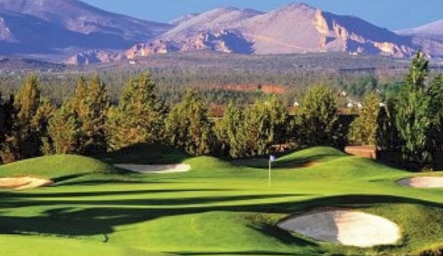 Gorgeous,Comfy,Spacious Private Deck & NEW 60 Jet HotTub in Eagle Crest Resort