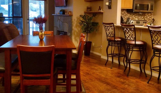 Gorgeous Condo - Walk To Eagle Express/Chair 15! Pet Friendly!