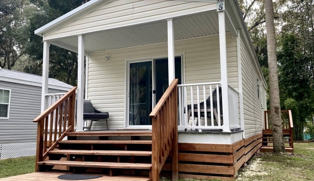 Gorgeous Cottage Close to Fantastic Hiking Trails in Dunnellon, Florida