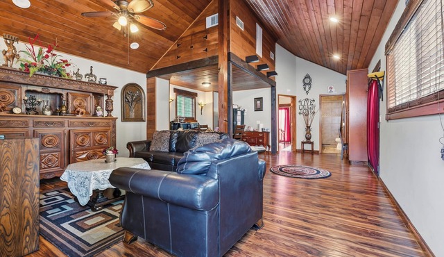 Gorgeous cottage in Fair Oaks Village