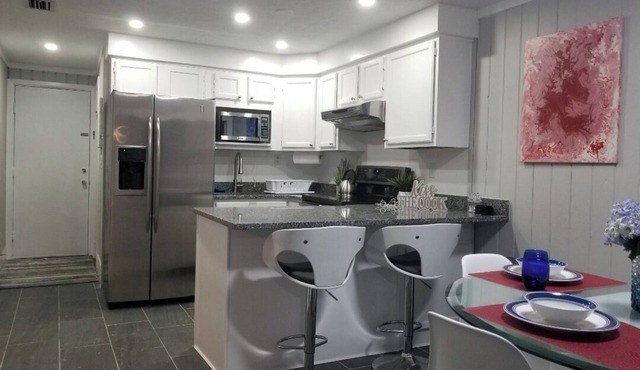 Gorgeous Cottage near Lake Louisa & mins 2 Disney.