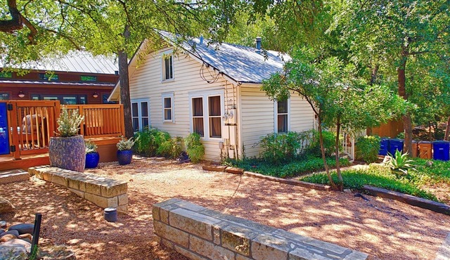Gorgeous Cottage Top Location LGBT Friendly Great Location 5 Minutes to Downtown