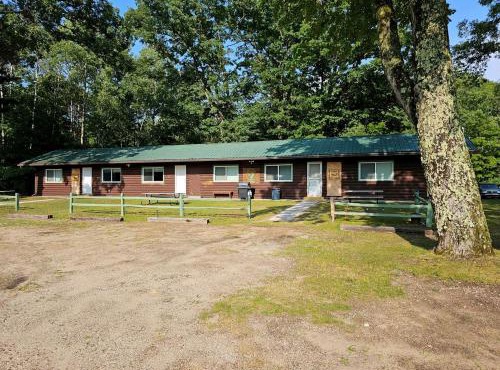 Gorgeous Cottage with Stunning Sights in Wellston, Michigan