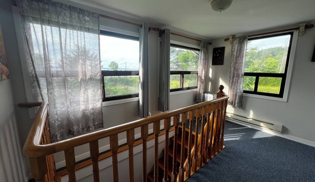 Gorgeous Cozy 5 Bedroom Cottage at Rice Lake!