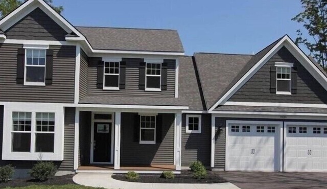 Gorgeous Custom-Built Home w/Breathtaking Lake Views!
