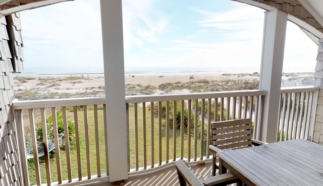 Gorgeous Direct OCEANFRONT Home - Straight Out of Pottery Barn - 3 Decks/Pool Table - Amazing Views