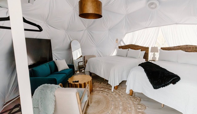 Gorgeous Dome in Woods Sleeps 4 Near Round Top