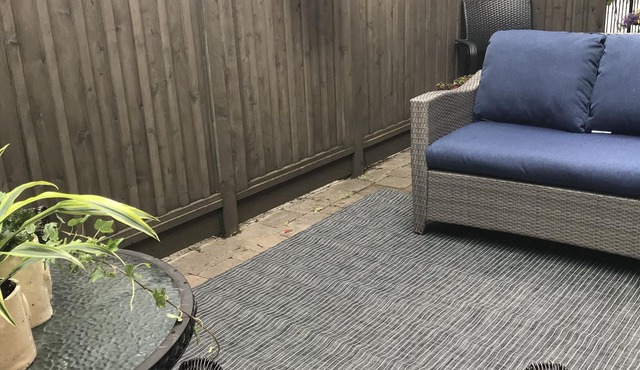 Gorgeous Downtown Property, Private Yard