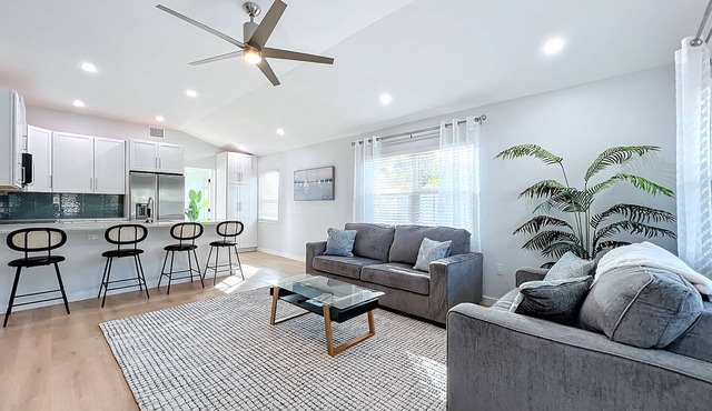 Gorgeous Downtown Sarasota, Historic Laurel Park Home.
