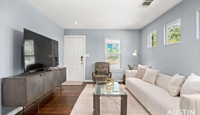 Gorgeous East Central Austin 2BD Close to Downtown