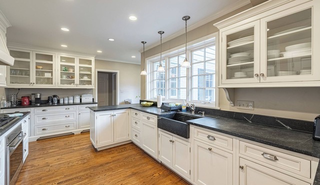 Gorgeous Entire House 7-Bedrooms 8-Beds in Bethesda, MD
