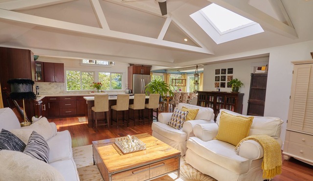 Gorgeous Estate in Amazing Location