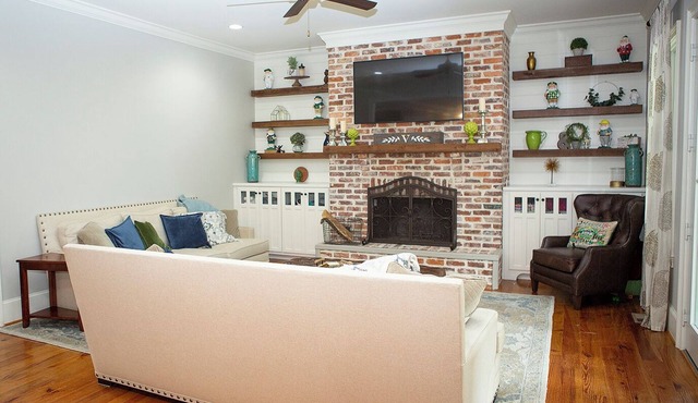 Gorgeous Executive Masters Rental In Exclusive Champions Retreat