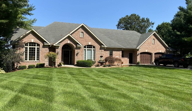 Gorgeous Executive Estate on Sugarloaf All-sports Lake in Schoolcraft, Mi.