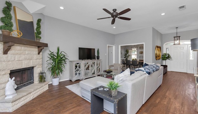 Gorgeous family home min from Downtown Grapevine, Southlake, and DFW airport.
