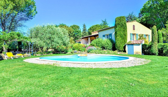 Gorgeous home in Montaren et St Mediers