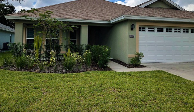 Gorgeous fully furnished home in gated golf community!