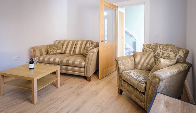 Gorgeous, fully refurbished centrally located cosy cottage