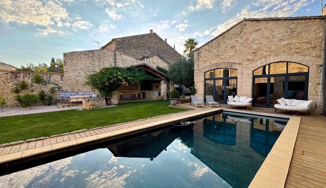 Gorgeous Fully Restored Villa with Pool, 20 Min From Beaches near Montpellier