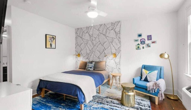 Gorgeous Garden District Studio |Gated Parking