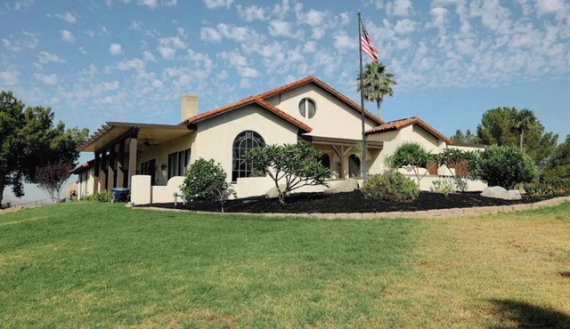 Gorgeous Gated Golf Course Estate