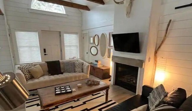 Gorgeous Gem in Niagara’s Wine Country