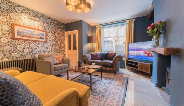 Gorgeous Georgian family friendly property, central Kirkby Lonsdale with parking and EV charger