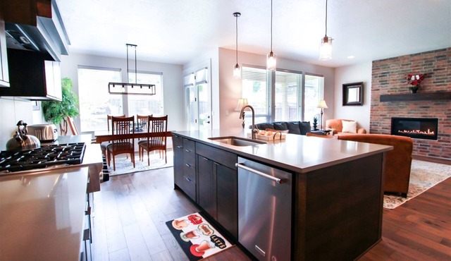 Gorgeous Getaway Home in Southeast Boise!