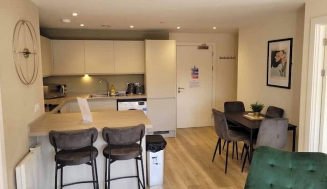 Gorgeous GF Apt, Sleeps 6, Wi-Fi