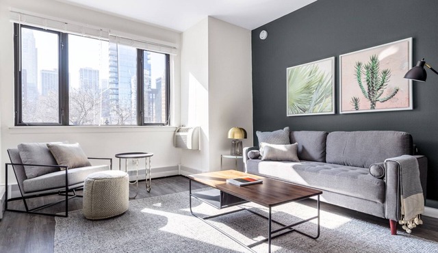 Gorgeous Gold Coast 1BR nr. Mariano Park & Oak St. Beach, by Blueground