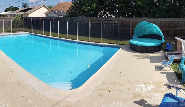 ★Gorgeous Golden Paradise Gem ★PRIVATE HEATED POOL*★GAME ROOM★FAST WIFI