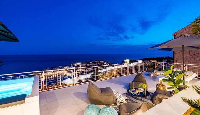 Gorgeous Ground Floor w/ Minipool & Patio