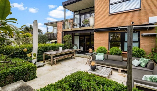 Gorgeous Herne Bay Pied-à-Terre | Auckland Central