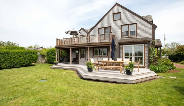 Gorgeous Hidden Gem - Madaket Sunsets, Waterviews, Walk to Beach!