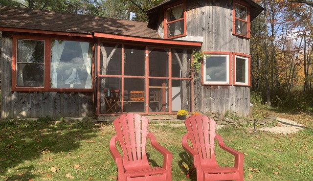 Gorgeous Hilltop Paradise with epic views and swimming pond