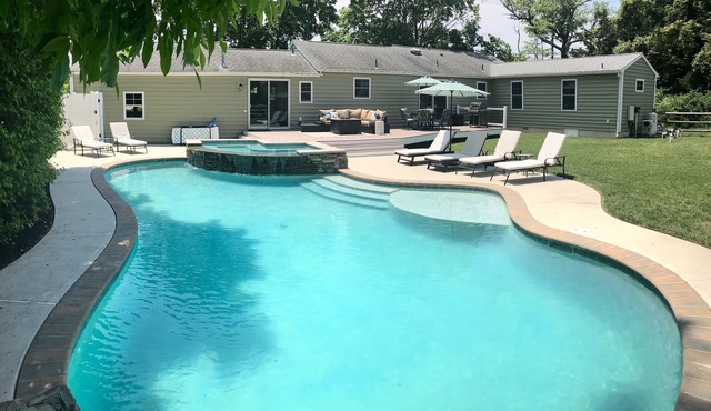 GORGEOUS HOME WITH - AMAZING POOL & SPA!