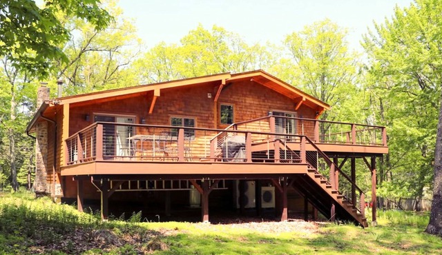 Gorgeous Home Close to Ski resort w/ Sauna, Hot tub and Fire pit