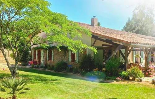 Gorgeous Home In Mauléon-D'armagnac